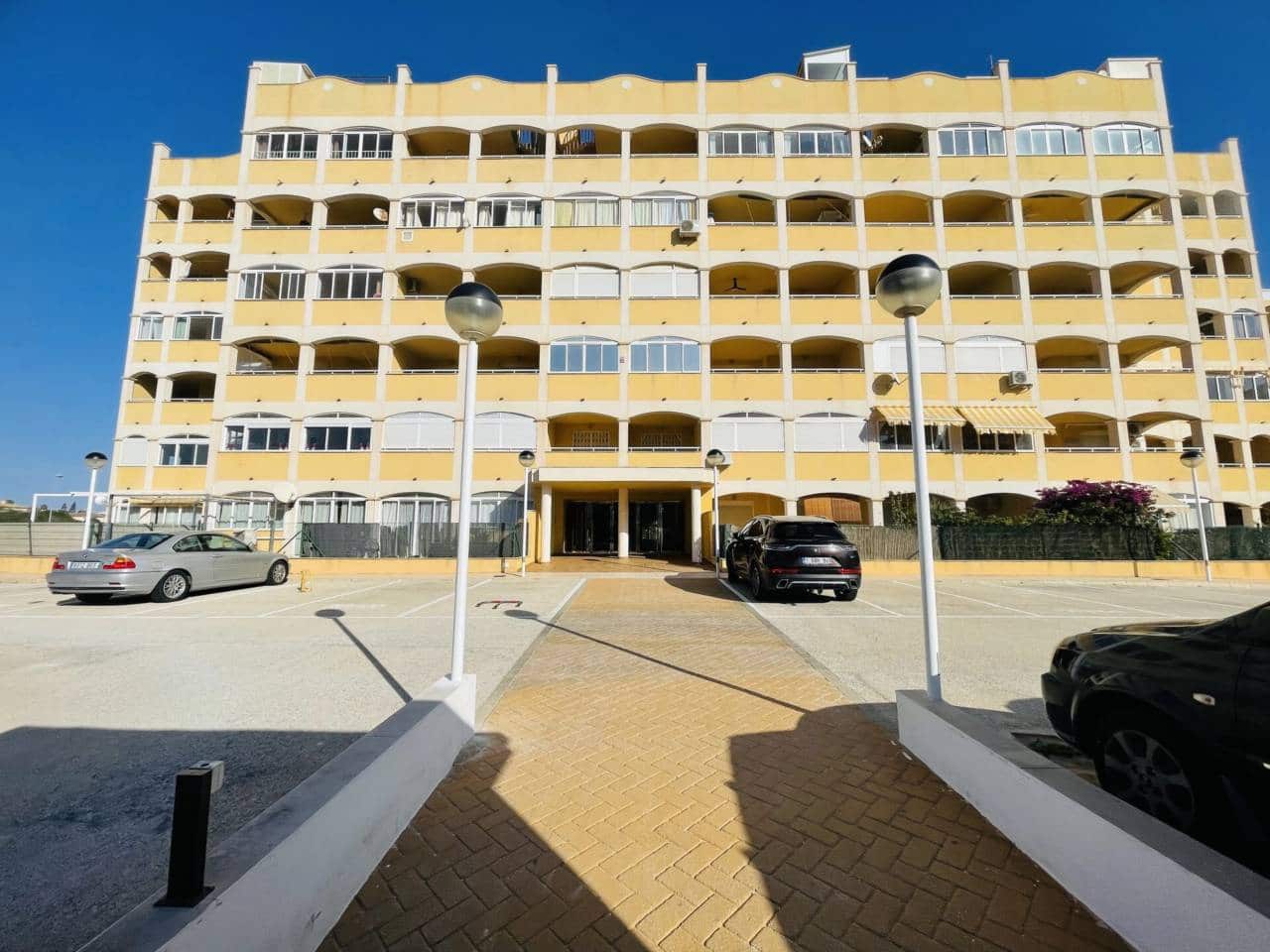 2 soverom Leilighet til salgs i Torrevieja med svømmebasseng garasje - € 136 900 (Ref: 10032269)