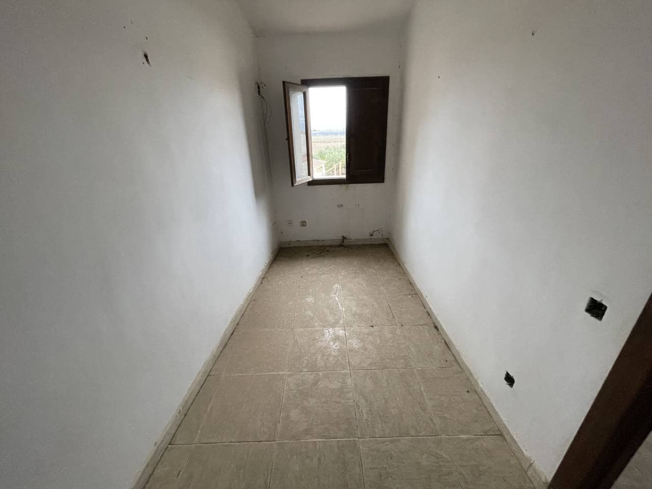 15 quarto Quinta/Casa Rural para venda em La Escucha com piscina garagem - 190 000 € (Ref: 10032290)