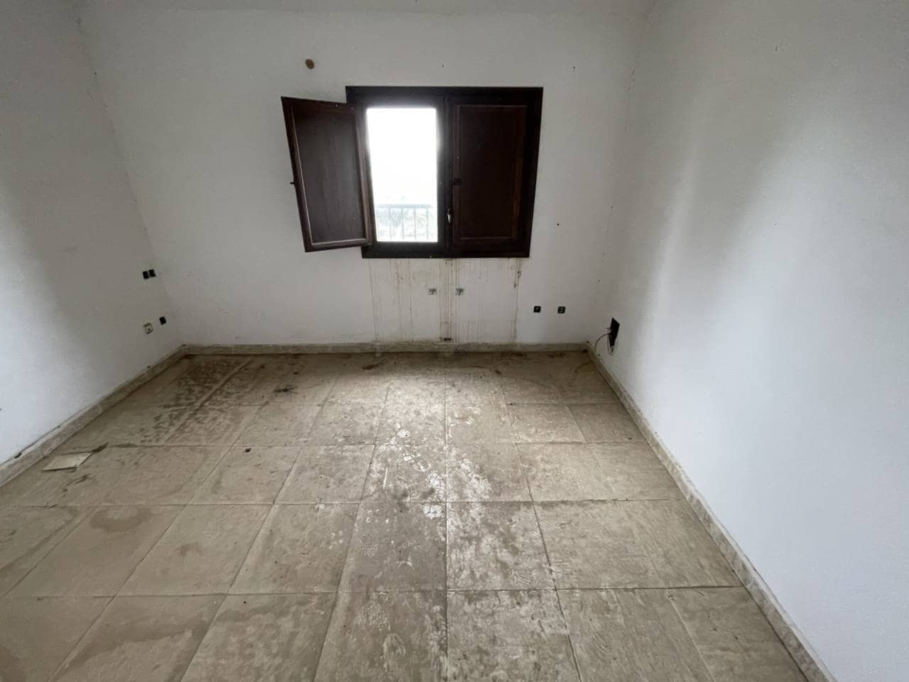 15 quarto Quinta/Casa Rural para venda em La Escucha com piscina garagem - 190 000 € (Ref: 10032290)