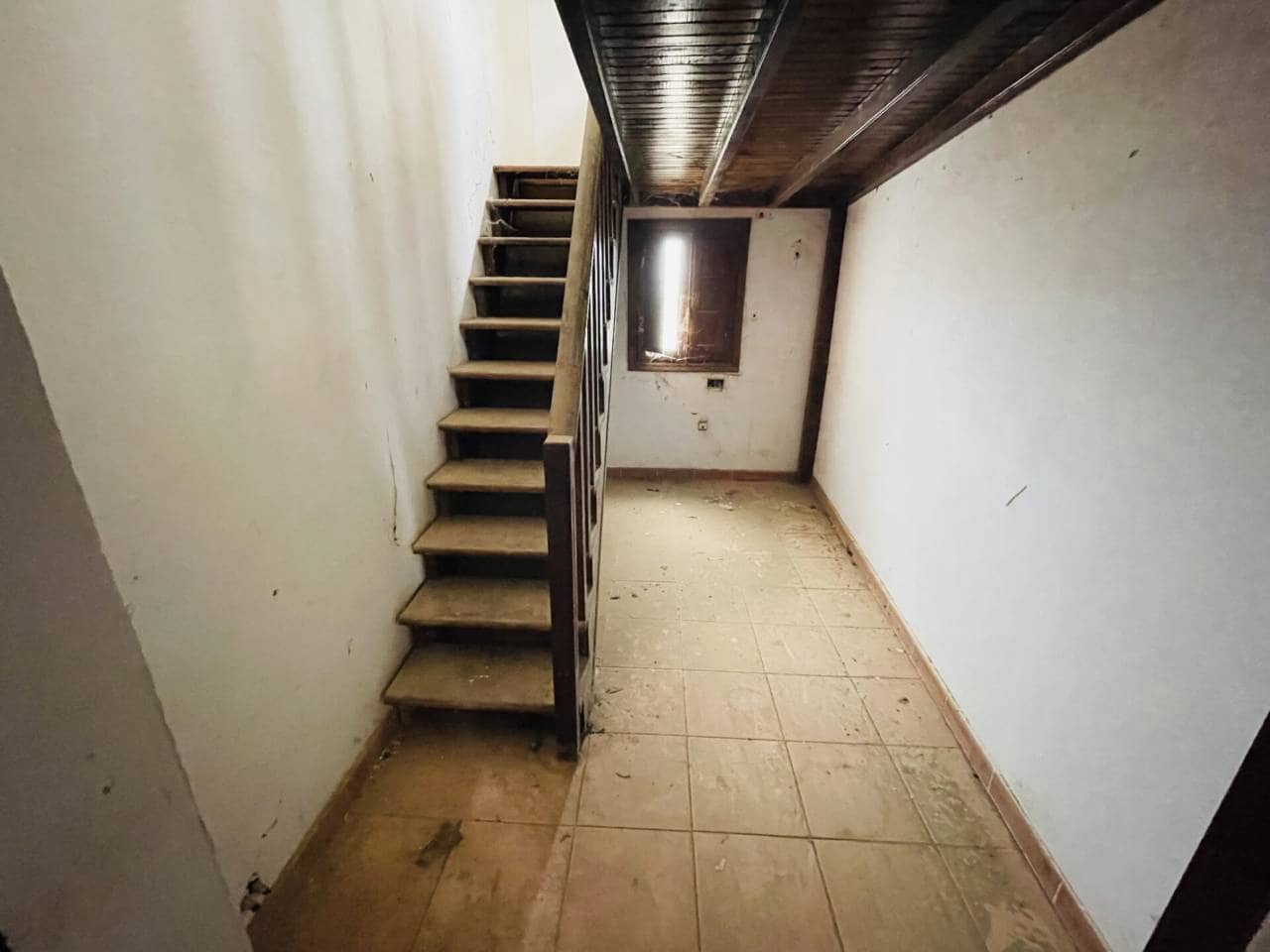 15 quarto Quinta/Casa Rural para venda em La Escucha com piscina garagem - 190 000 € (Ref: 10032290)
