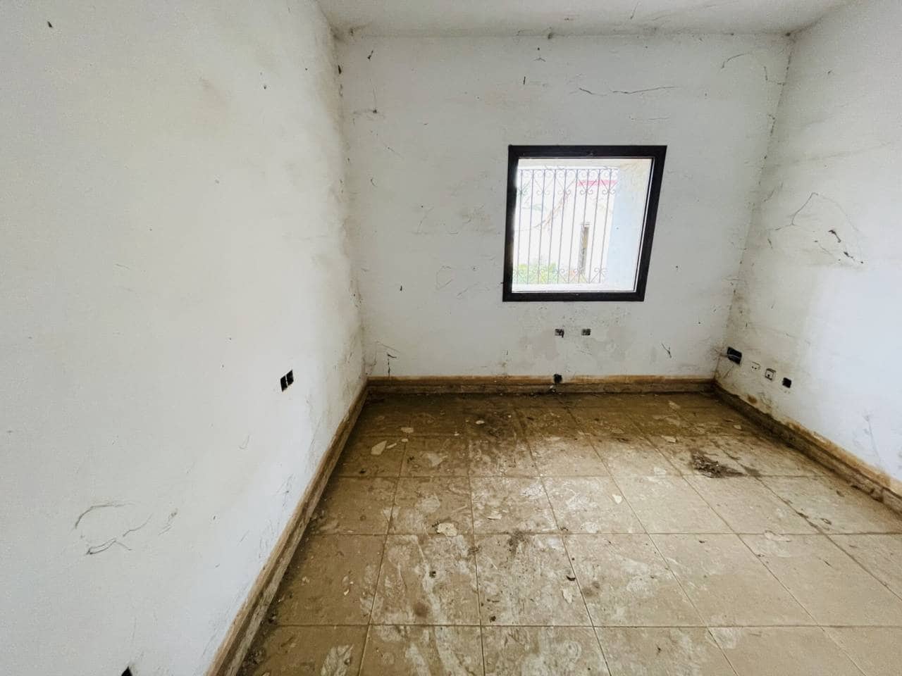 15 quarto Quinta/Casa Rural para venda em La Escucha com piscina garagem - 190 000 € (Ref: 10032290)