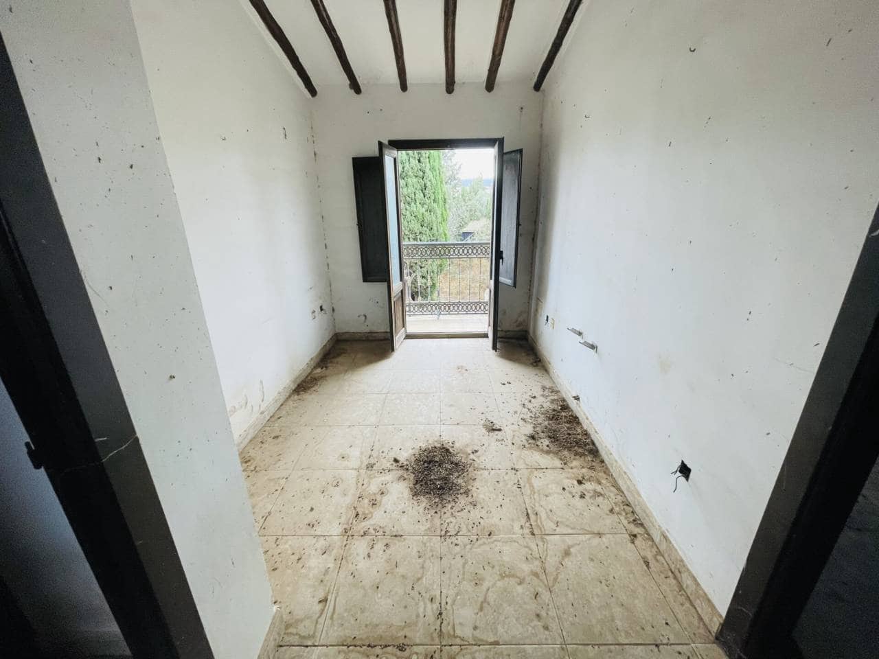 15 quarto Quinta/Casa Rural para venda em La Escucha com piscina garagem - 190 000 € (Ref: 10032290)