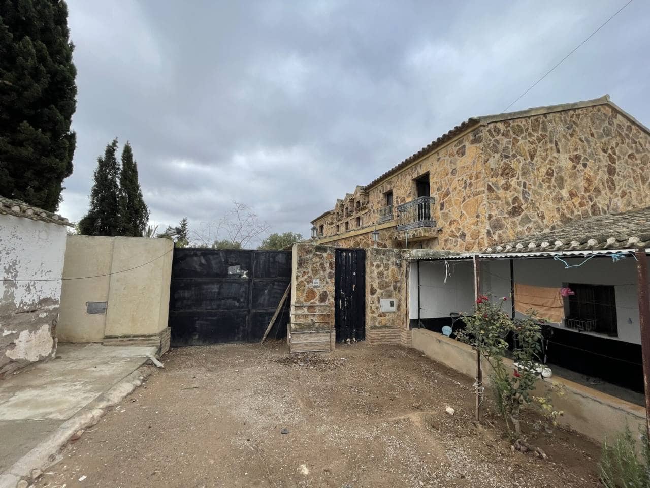 15 quarto Quinta/Casa Rural para venda em La Escucha com piscina garagem - 190 000 € (Ref: 10032290)