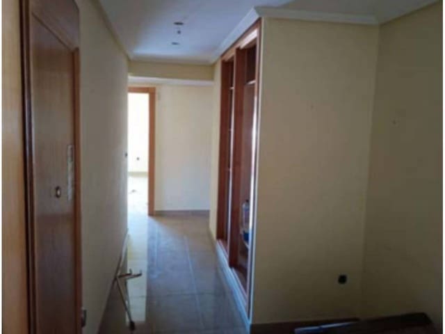 4 sypialnia Mieszkanie na sprzedaż w Torrevieja z garażem - 270 000 € (Ref: 10032291)