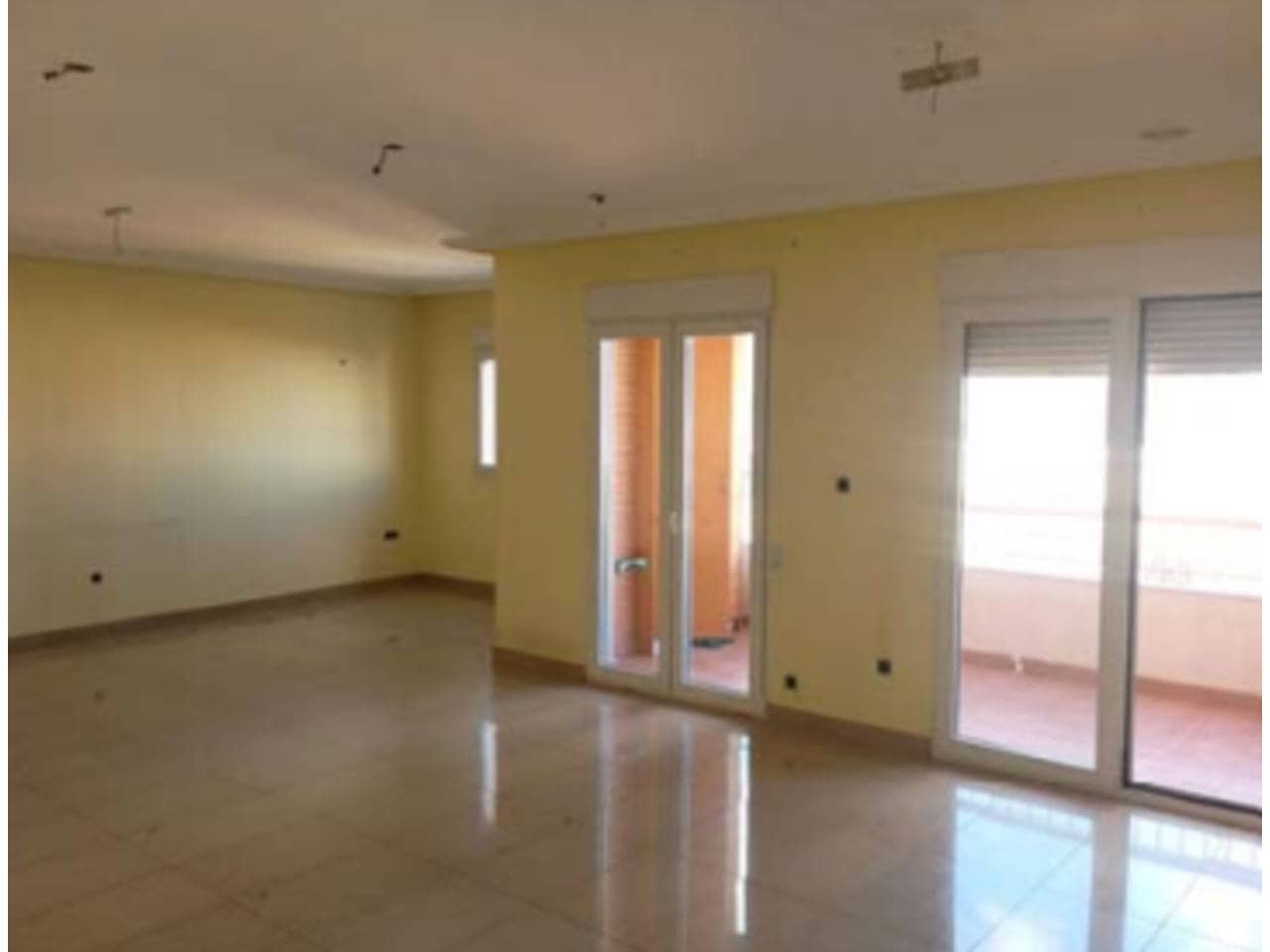 4 slaapkamer Flat te koop in Torrevieja met garage - € 270.000 (Ref: 10032291)