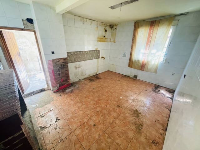 4 slaapkamer Huis te koop in Calasparra - € 39.000 (Ref: 10032297)