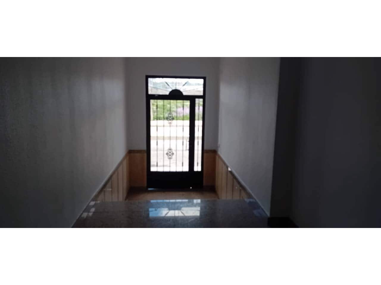 2 bedroom Flat for sale in Ceuti with garage - € 90,000 (Ref: 10032306)