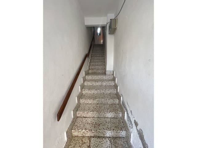 7 slaapkamer Commercieel te koop in Murcia stad - € 296.000 (Ref: 10032312)