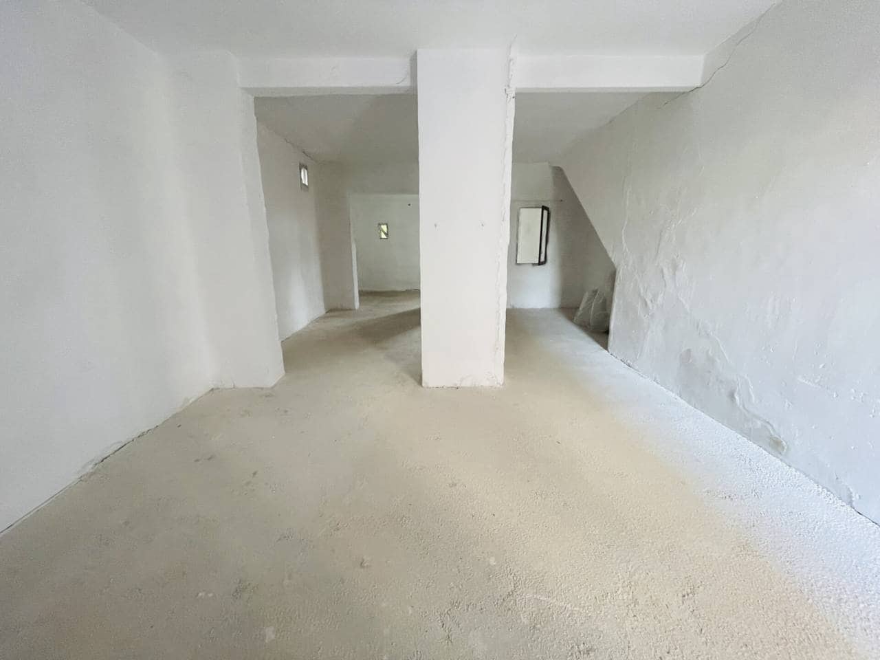 7 slaapkamer Commercieel te koop in Murcia stad - € 296.000 (Ref: 10032312)