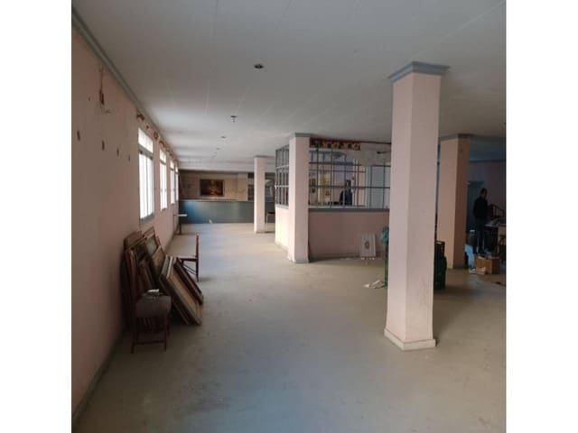 Commerciale in vendita in Mula - 165.000 € (Rif: 10032321)