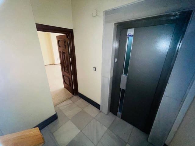 Bureau à vendre à Alcantarilla - 74 000 € (Ref: 10032337)