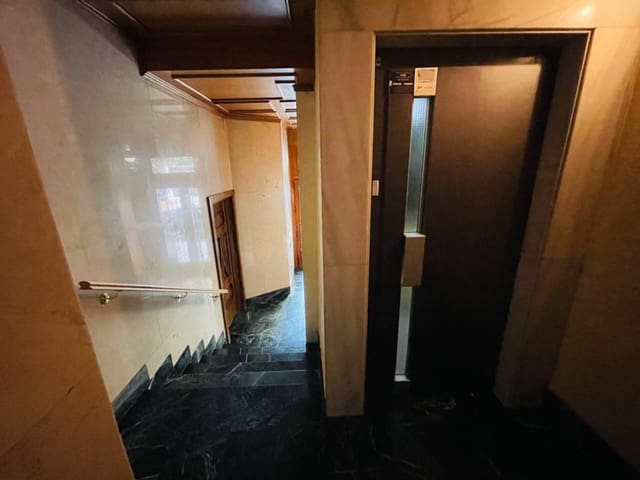 Bureau à vendre à Alcantarilla - 74 000 € (Ref: 10032337)