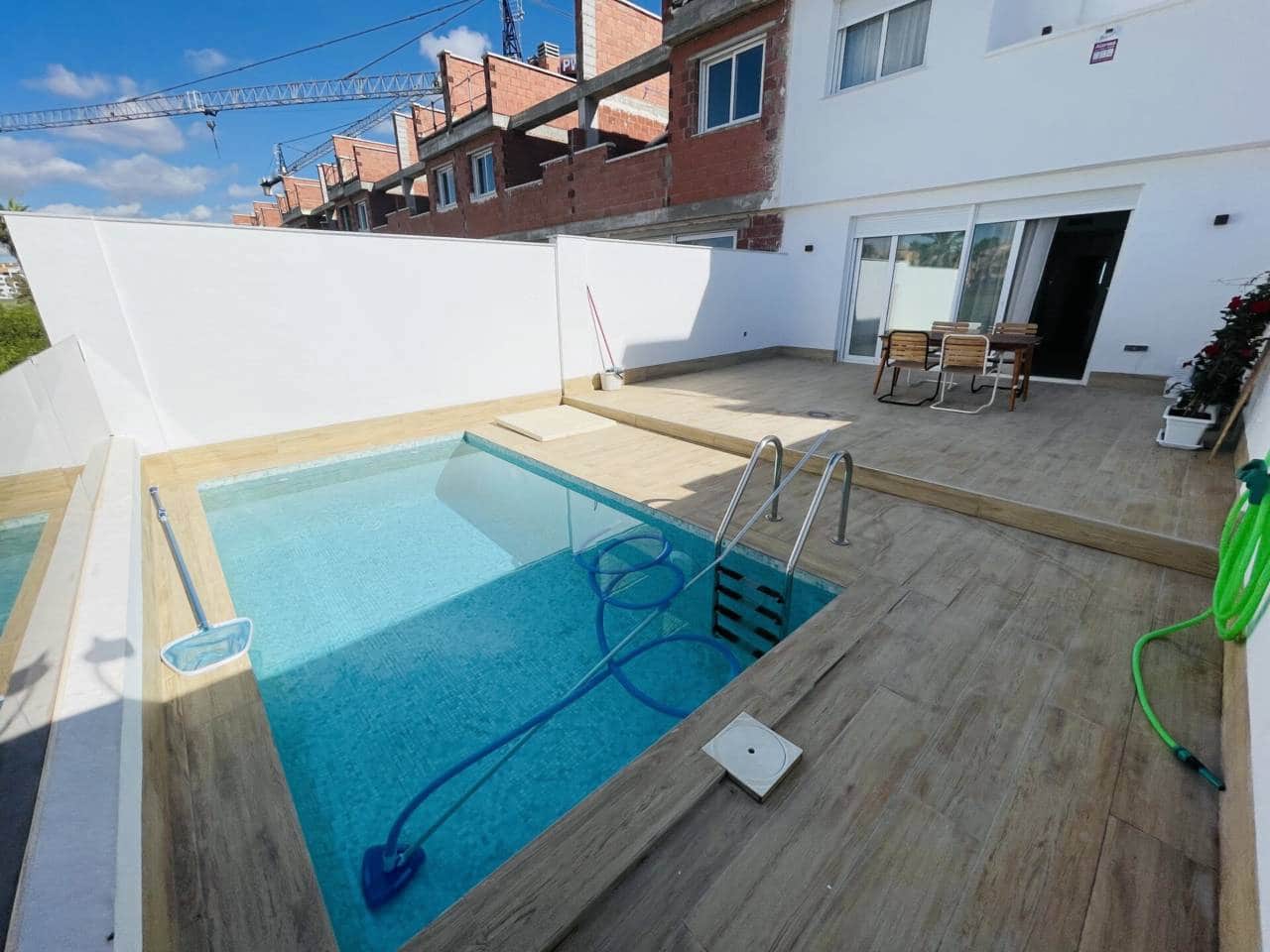 3 slaapkamer Halfvrijstaande villa te koop in Los Alcazares met zwembad garage - € 357.000 (Ref: 10032339)