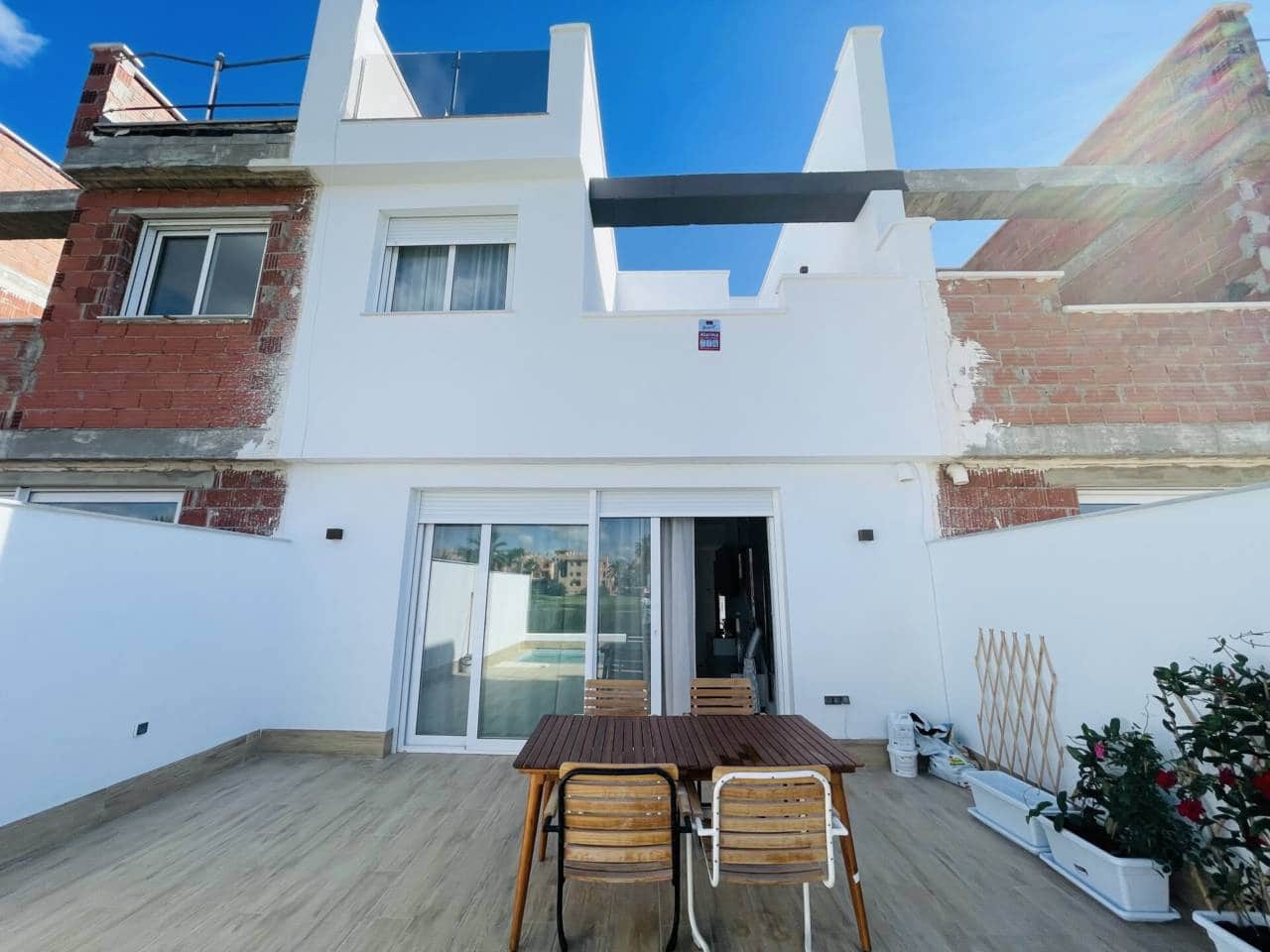 3 slaapkamer Halfvrijstaande villa te koop in Los Alcazares met zwembad garage - € 357.000 (Ref: 10032339)