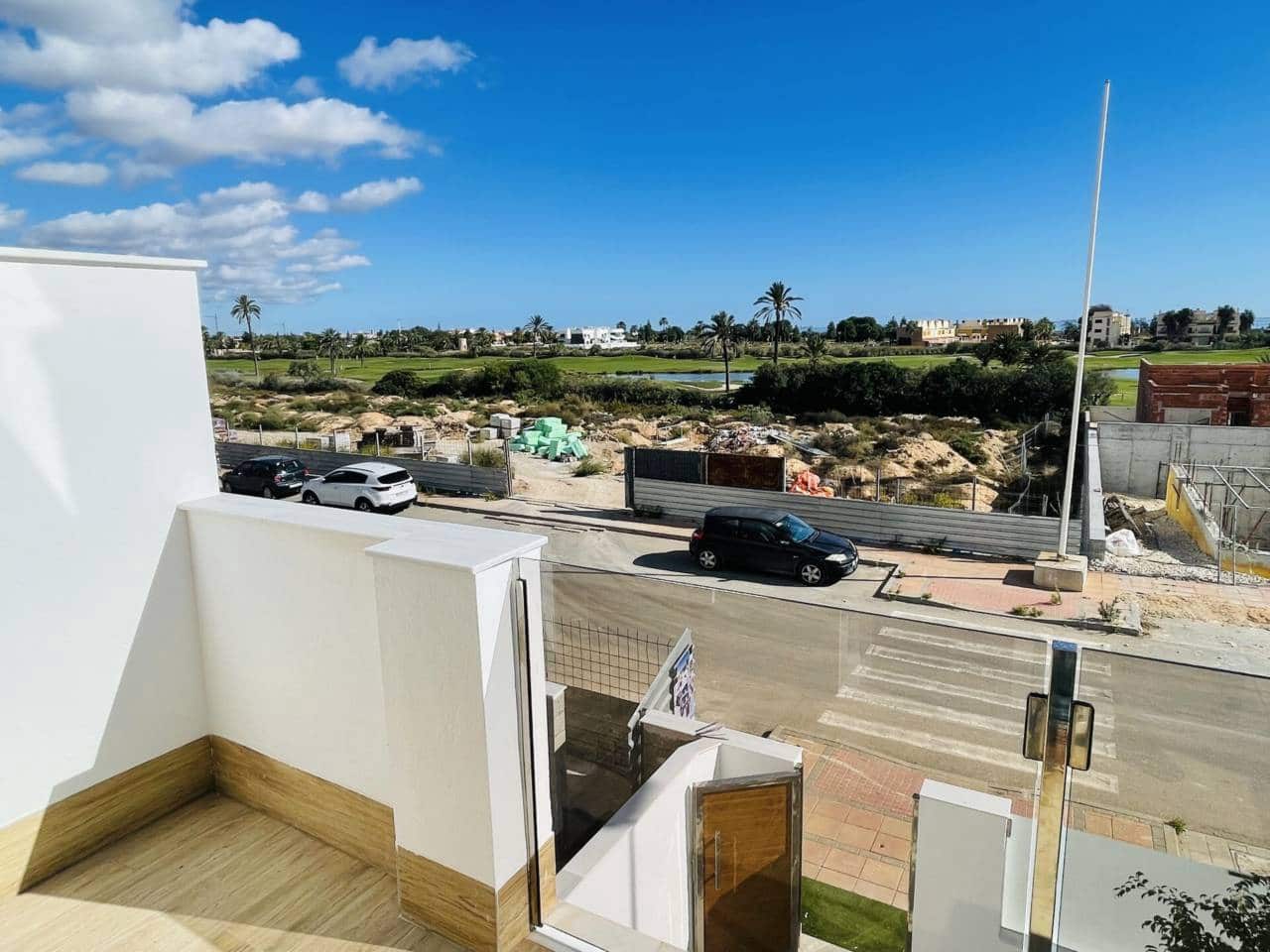 3 slaapkamer Halfvrijstaande villa te koop in Los Alcazares met zwembad garage - € 357.000 (Ref: 10032339)