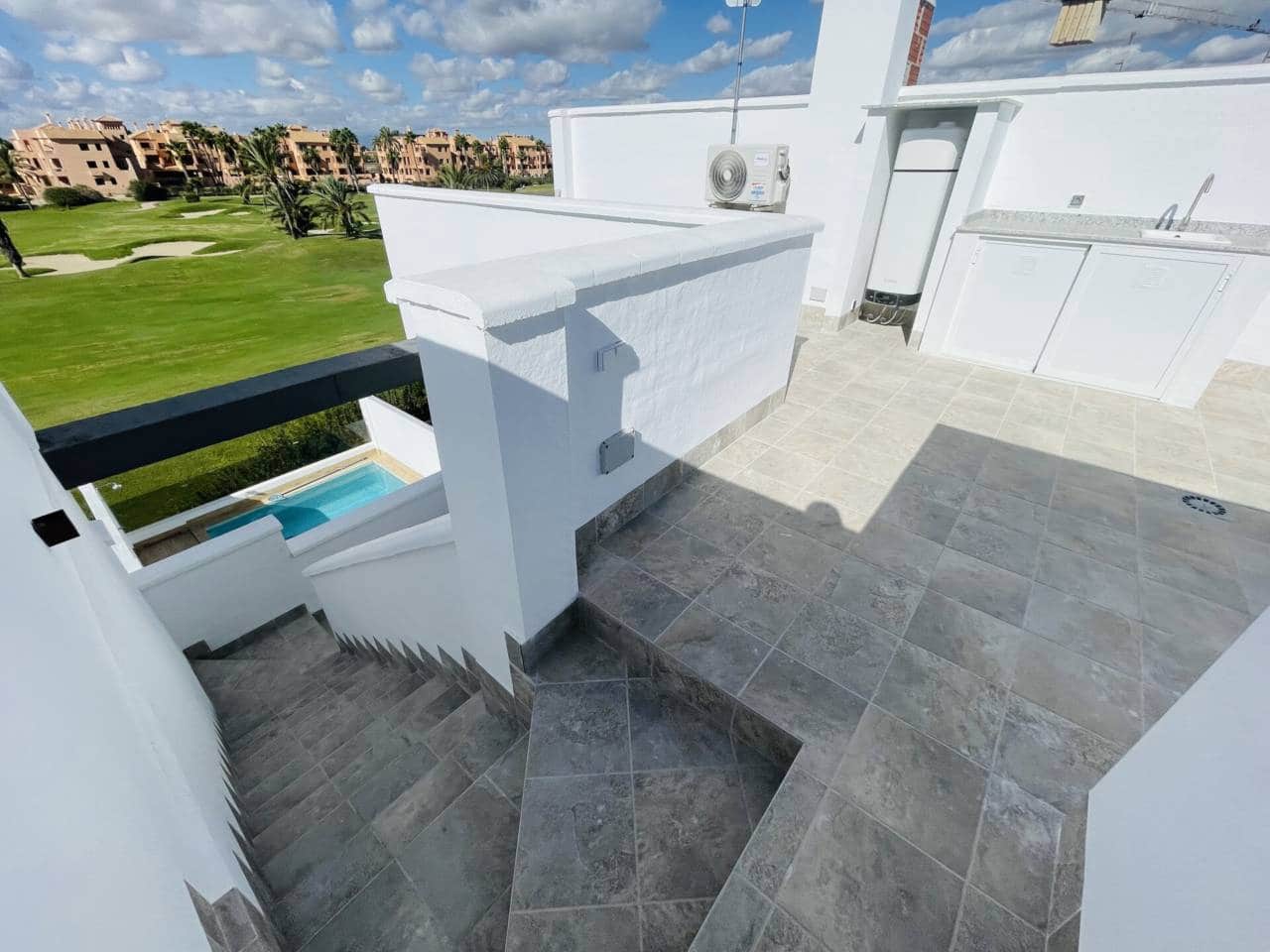 3 slaapkamer Halfvrijstaande villa te koop in Los Alcazares met zwembad garage - € 357.000 (Ref: 10032339)