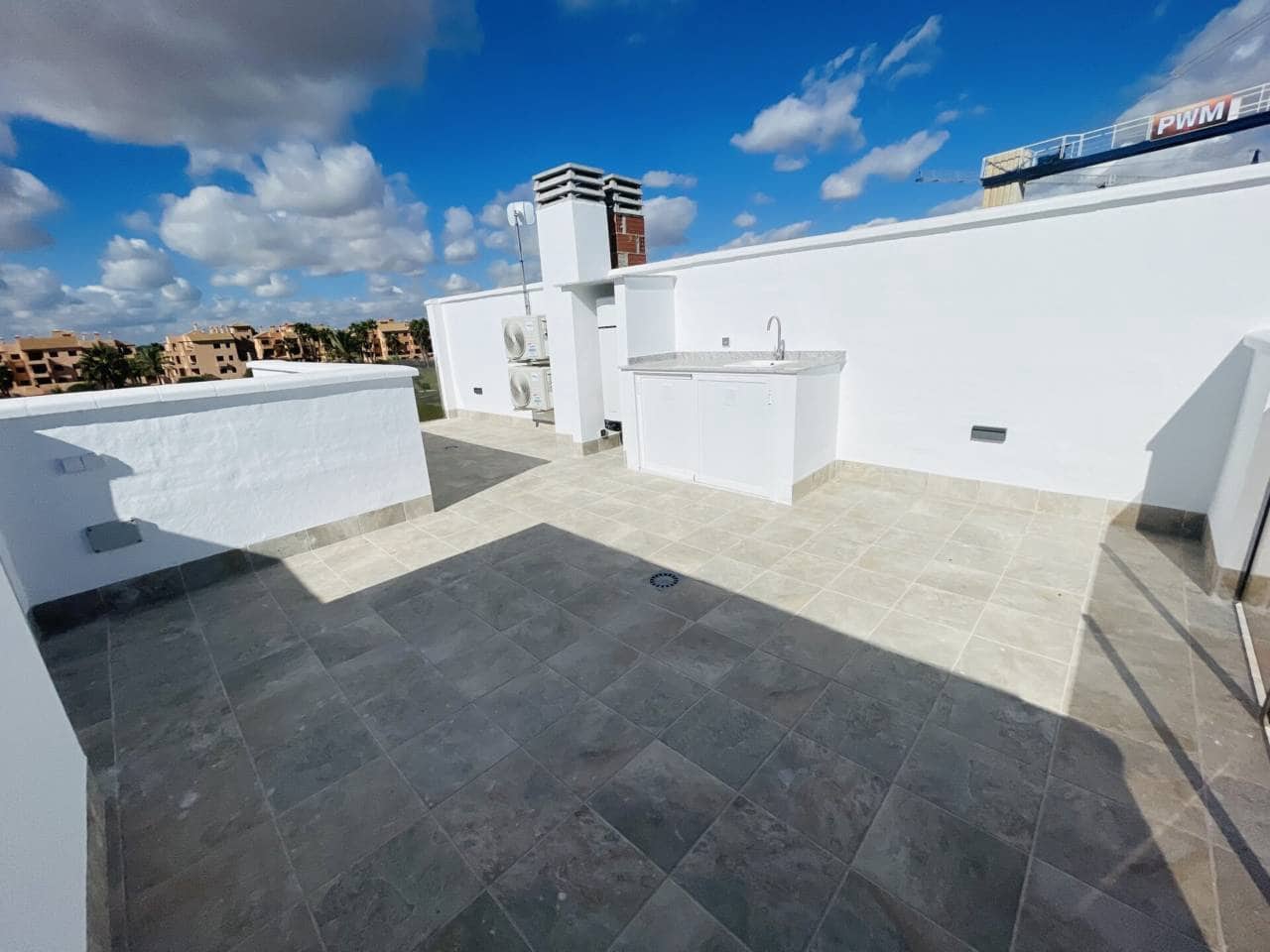 3 slaapkamer Halfvrijstaande villa te koop in Los Alcazares met zwembad garage - € 357.000 (Ref: 10032339)