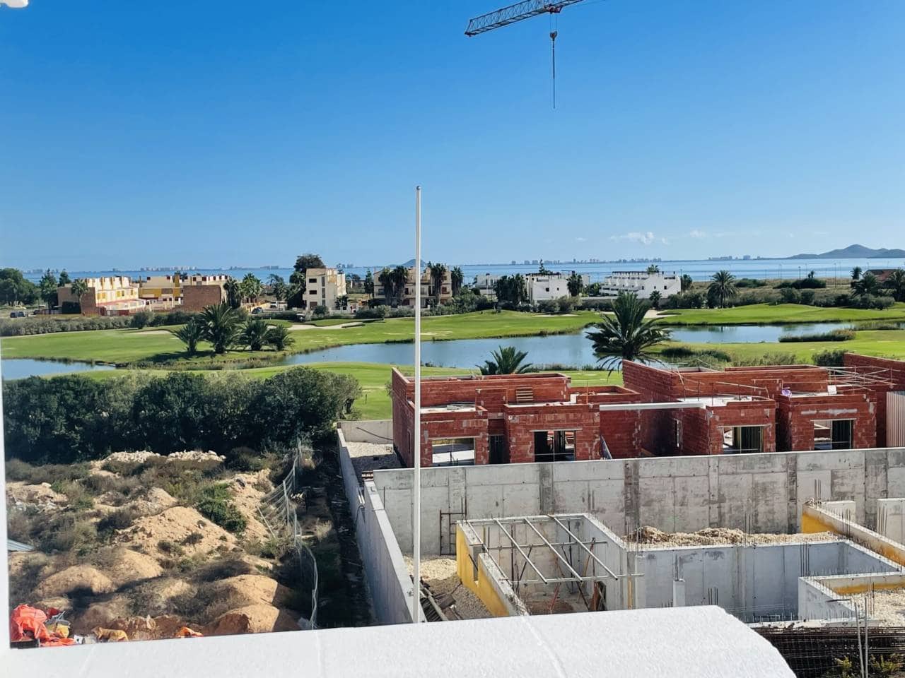 3 slaapkamer Halfvrijstaande villa te koop in Los Alcazares met zwembad garage - € 357.000 (Ref: 10032339)