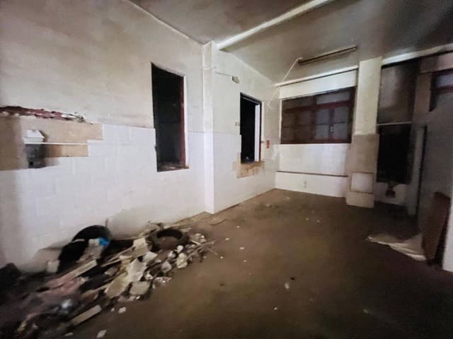Erhverv til salg i Crevillente / Crevillent med garage - € 95.000 (Ref: 10032349)