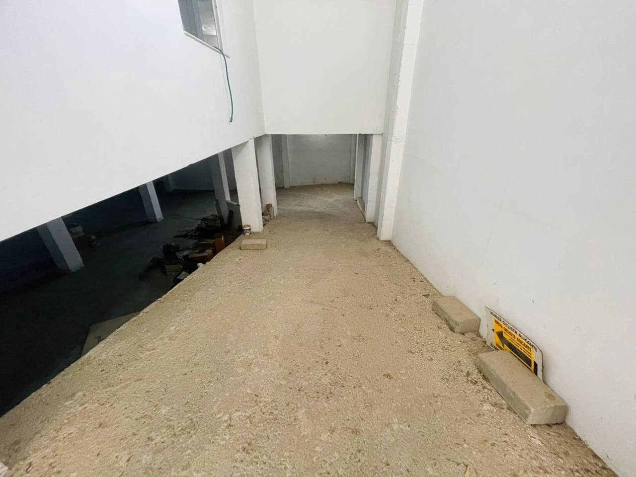 Local Comercial en Redován en venta - 155.000 € (Ref: 10032352)