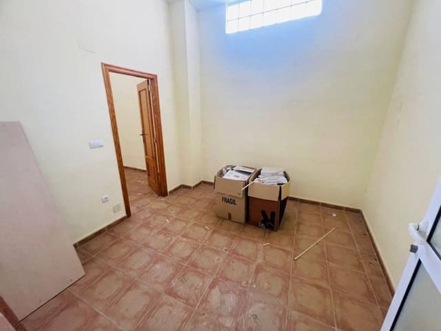 Commerciale in vendita in Redován - 155.000 € (Rif: 10032352)