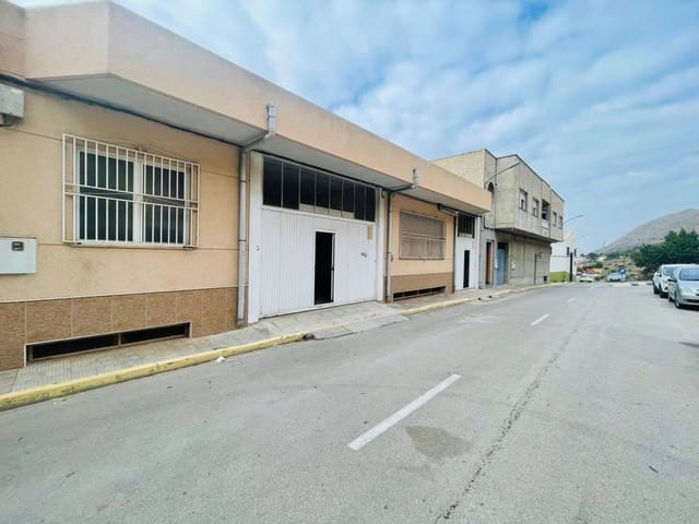 Commerciale in vendita in Redován - 155.000 € (Rif: 10032352)