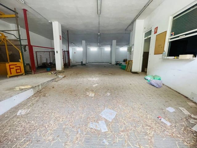 Commerciale in vendita in Redován - 155.000 € (Rif: 10032352)