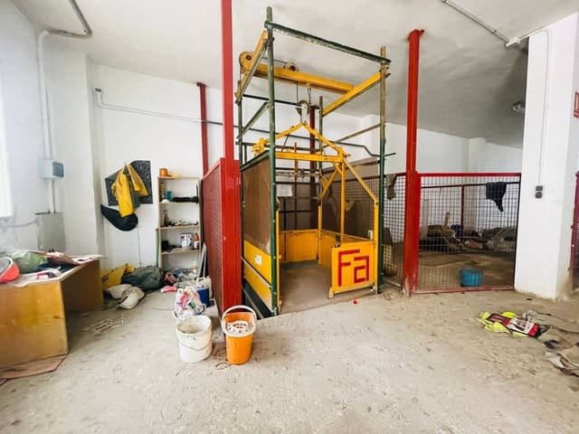 Commerciale in vendita in Redován - 155.000 € (Rif: 10032352)