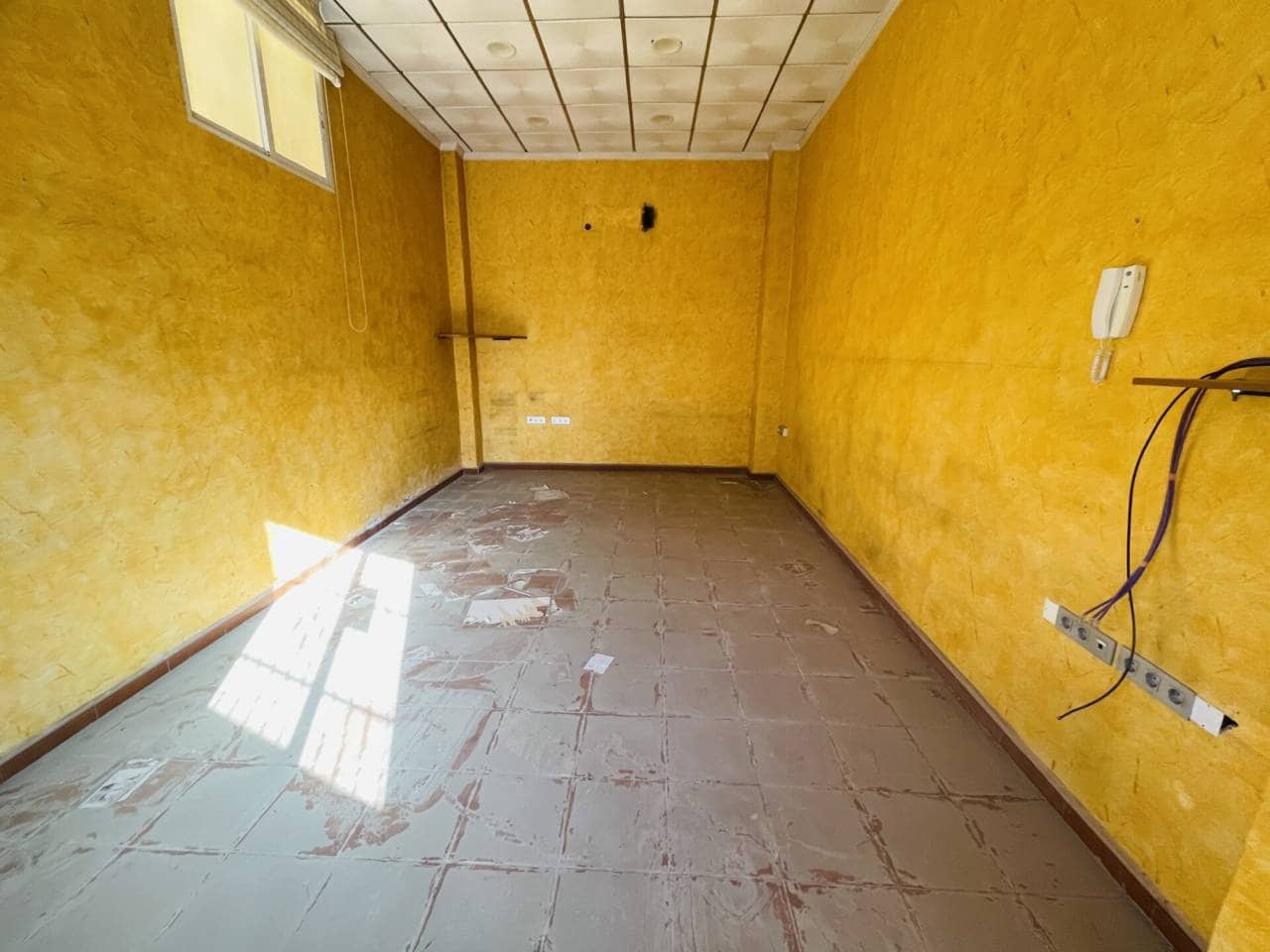 Commercieel te koop in Orihuela - € 80.000 (Ref: 10032358)