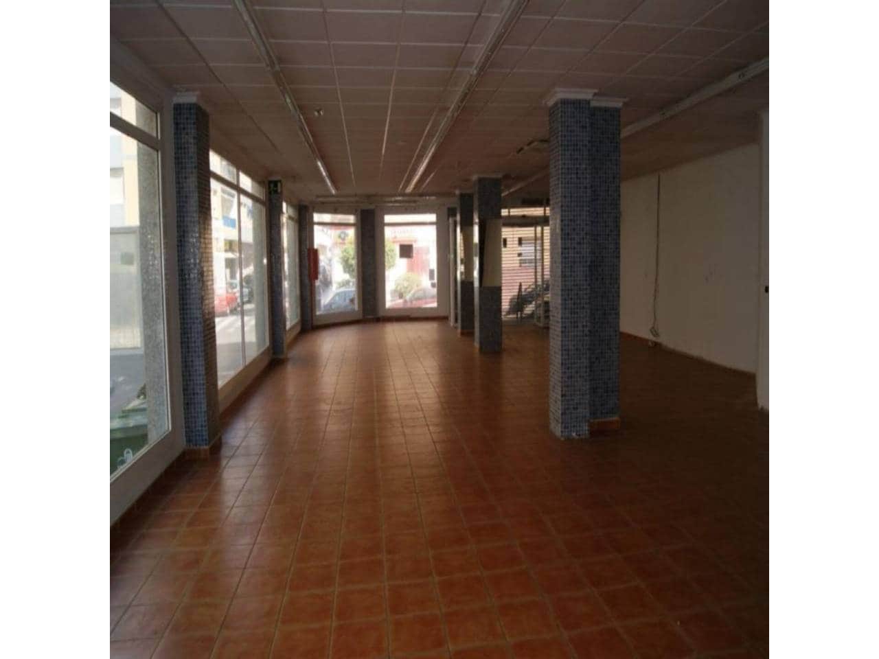 Commercieel te koop in Torrevieja - € 1.200.000 (Ref: 10032368)