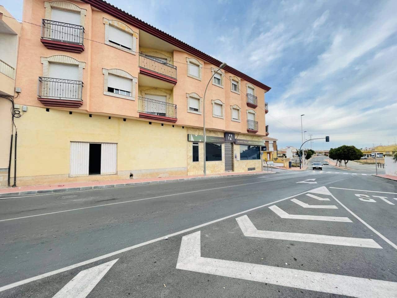 Kommersiell till salu i El Mirador med garage - 52 000 € (Ref: 10032378)