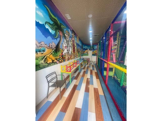 Kaupallinen vuokrattavana paikassa Murcia kaupunki - 600 € (Ref: 10042348)