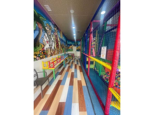 Kaupallinen vuokrattavana paikassa Murcia kaupunki - 600 € (Ref: 10042348)