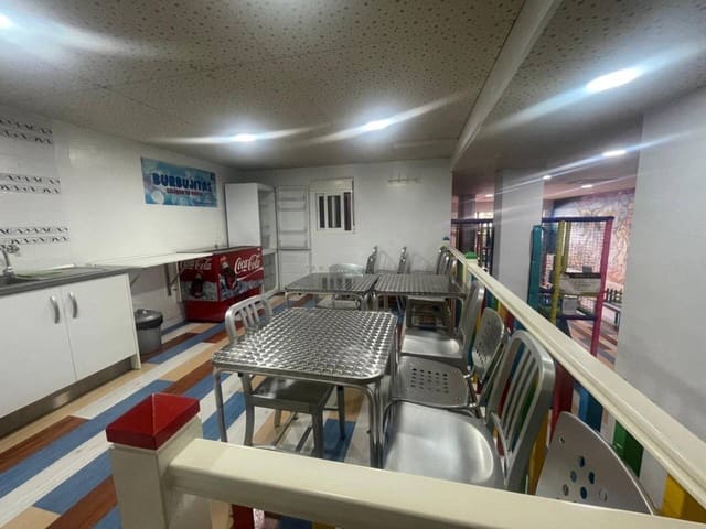 Kaupallinen vuokrattavana paikassa Murcia kaupunki - 600 € (Ref: 10042348)