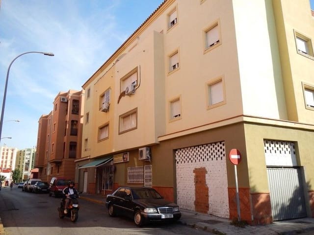 3 soveværelse Lejlighed til salg i San Pedro - Gabriel Miró - María Guerrero, La Línea de la Concepción - € 81.800 (Ref: 9980648)