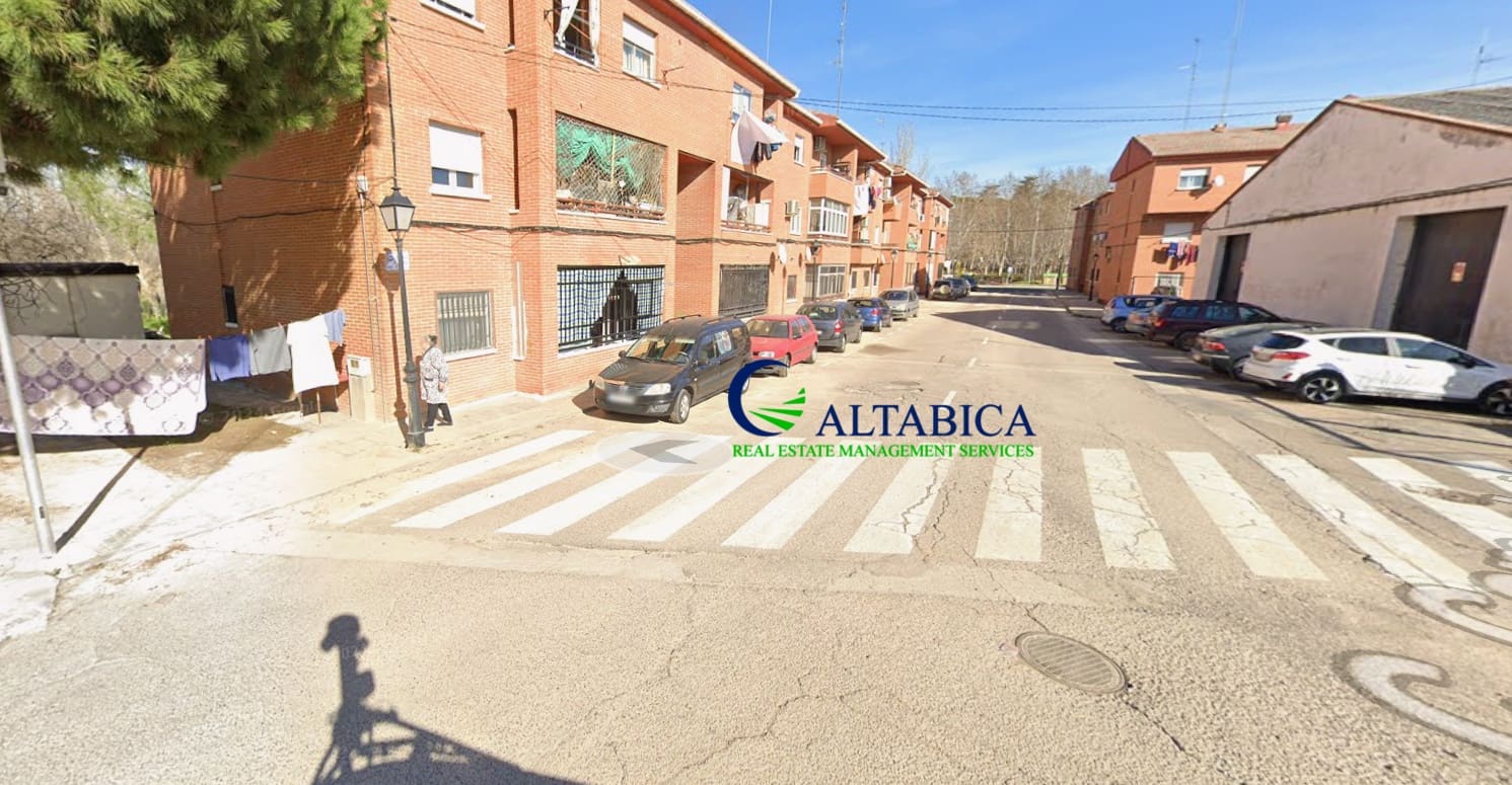 Piso de 3 habitaciones en Méntrida en venta - 49.000 € (Ref: 9980653)
