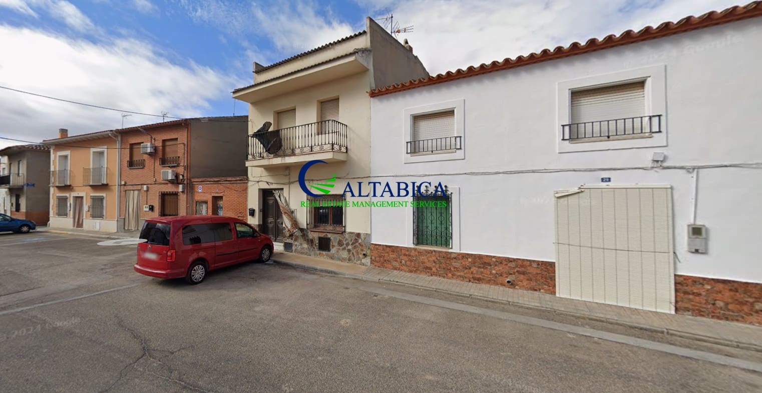 3 slaapkamer Villa te koop in La Guardia - € 46.000 (Ref: 9980664)