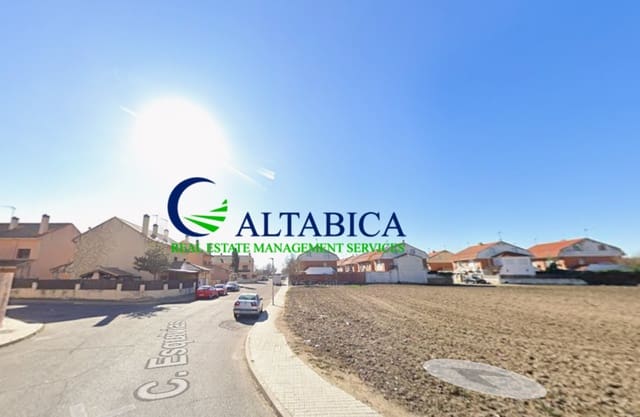 3 bedroom Villa for sale in Numancia de la Sagra with garage - € 146,000 (Ref: 9980667)