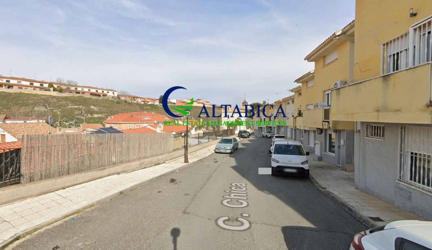 Chalet en Borox en venta con garaje - 116.250 € (Ref: 9980668)
