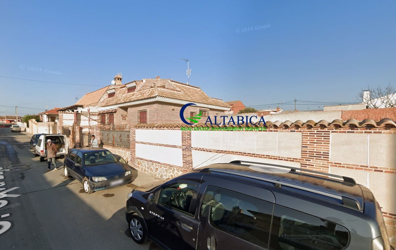 4 slaapkamer Villa te koop in Chozas de Canales - € 133.500 (Ref: 9980670)