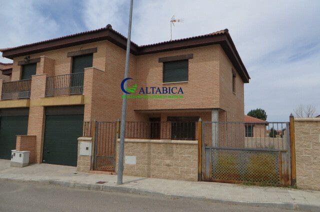 3 slaapkamer Villa te koop in Mora - € 92.000 (Ref: 9980674)