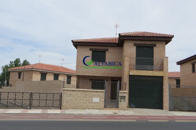 3 slaapkamer Villa te koop in Mora - € 94.000 (Ref: 9980677)