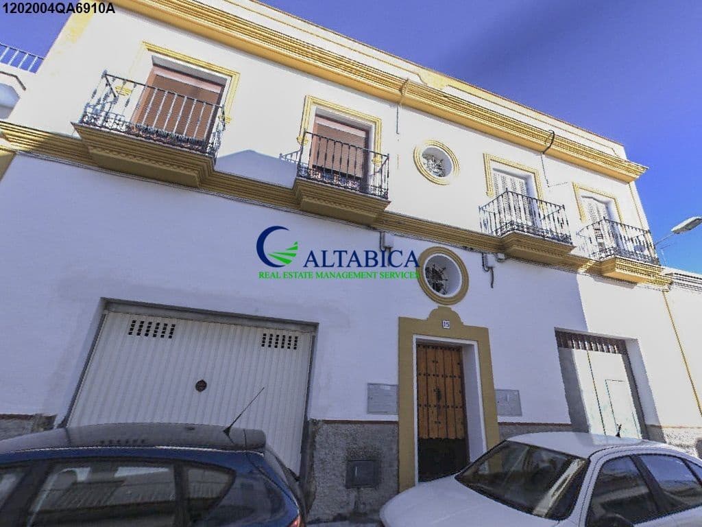 Piso de 3 habitaciones en Lebrija en venta - 75.000 € (Ref: 9980689)
