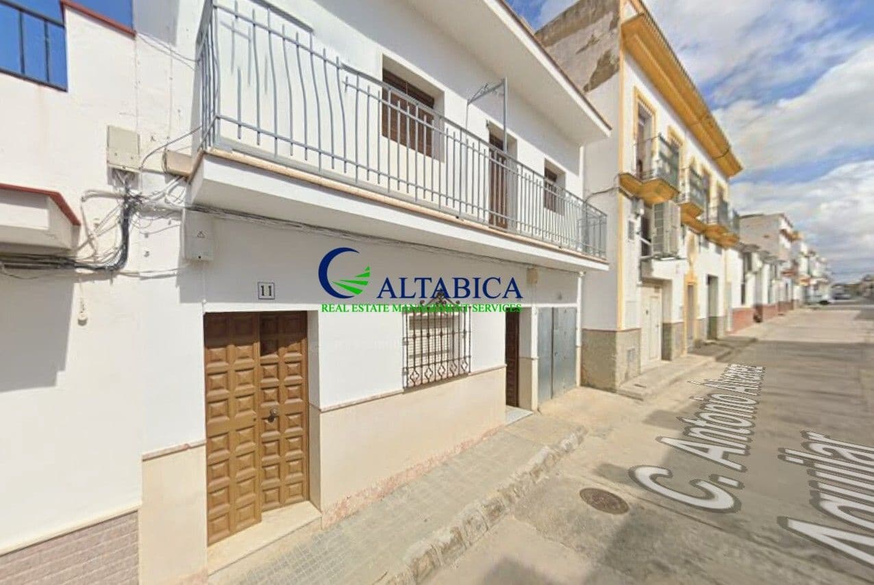Piso de 3 habitaciones en Lebrija en venta - 75.000 € (Ref: 9980689)