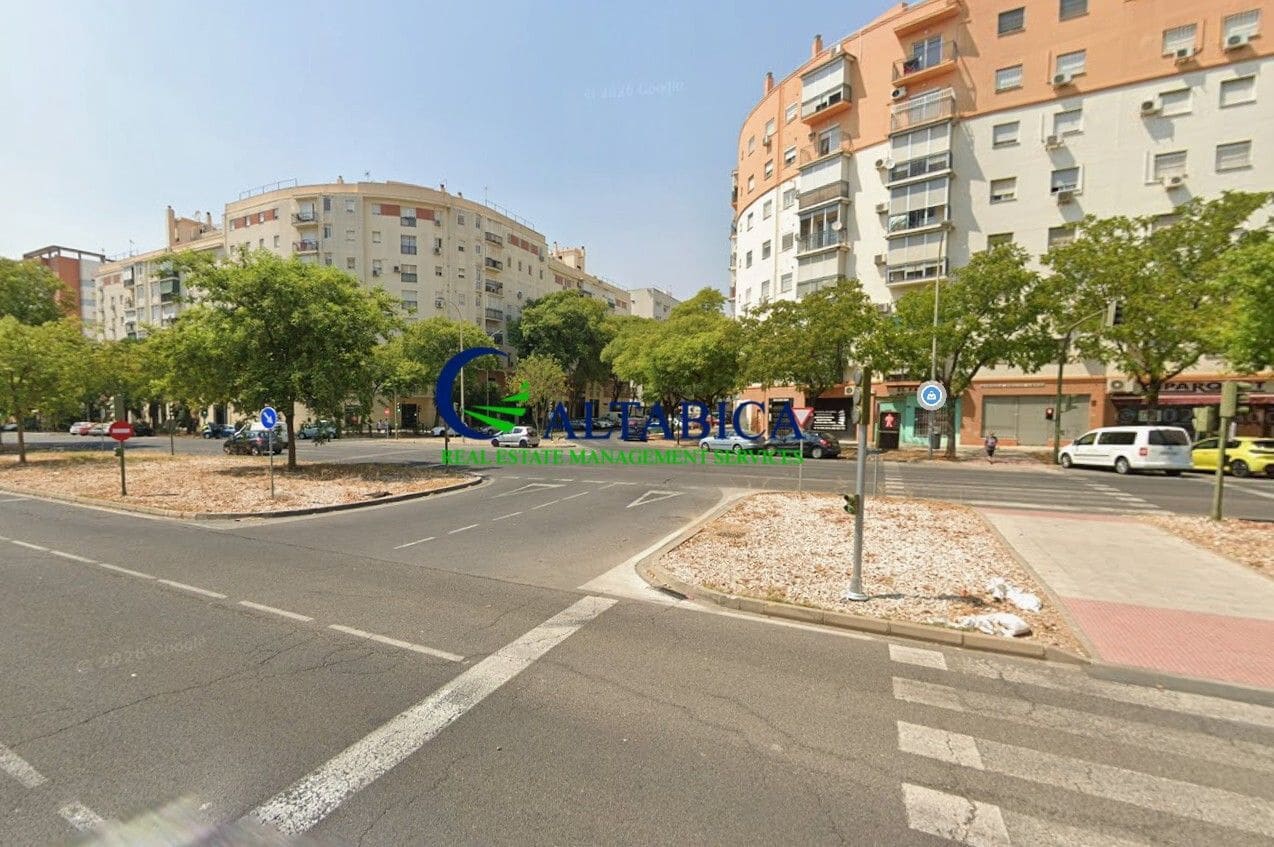 Commercieel te koop in Sevilla stad - € 36.400 (Ref: 9980690)