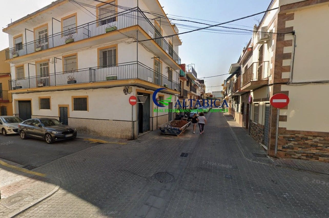 3 bedroom Villa for sale in Seville city - € 63,000 (Ref: 9980692)