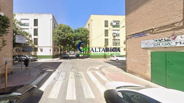3 slaapkamer Flat te koop in Bda. Pino Montano, Sevilla stad - € 115.000 (Ref: 9980694)