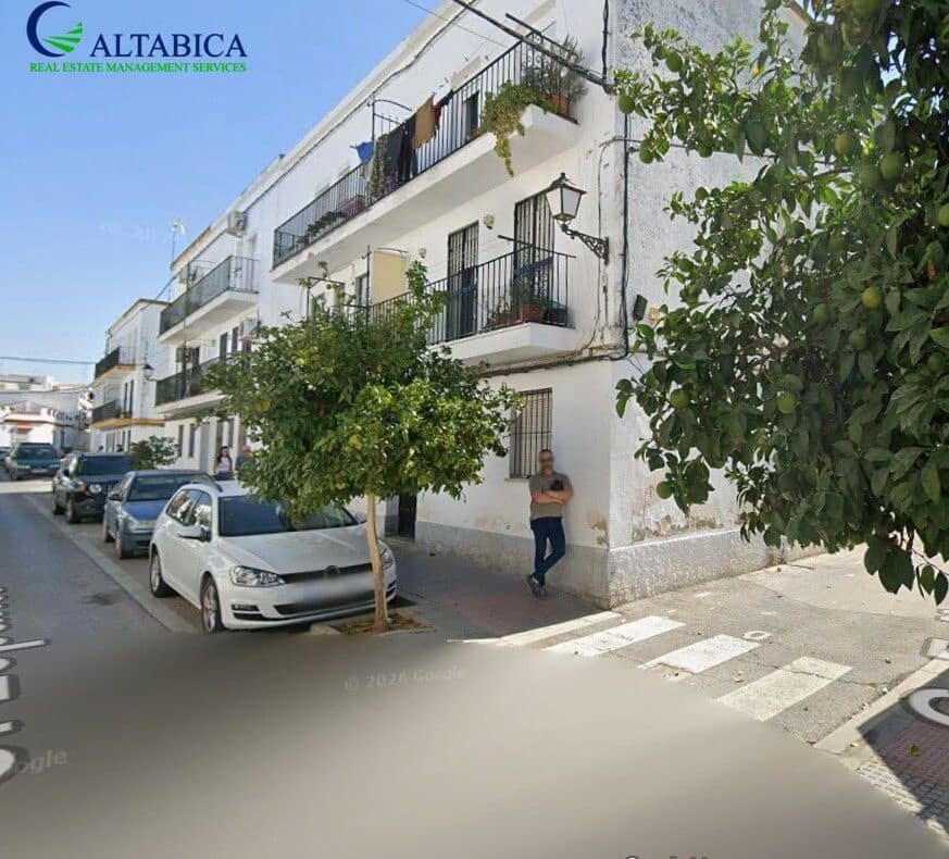 Piso de 2 habitaciones en Lora del Río en venta - 35.000 € (Ref: 9980701)