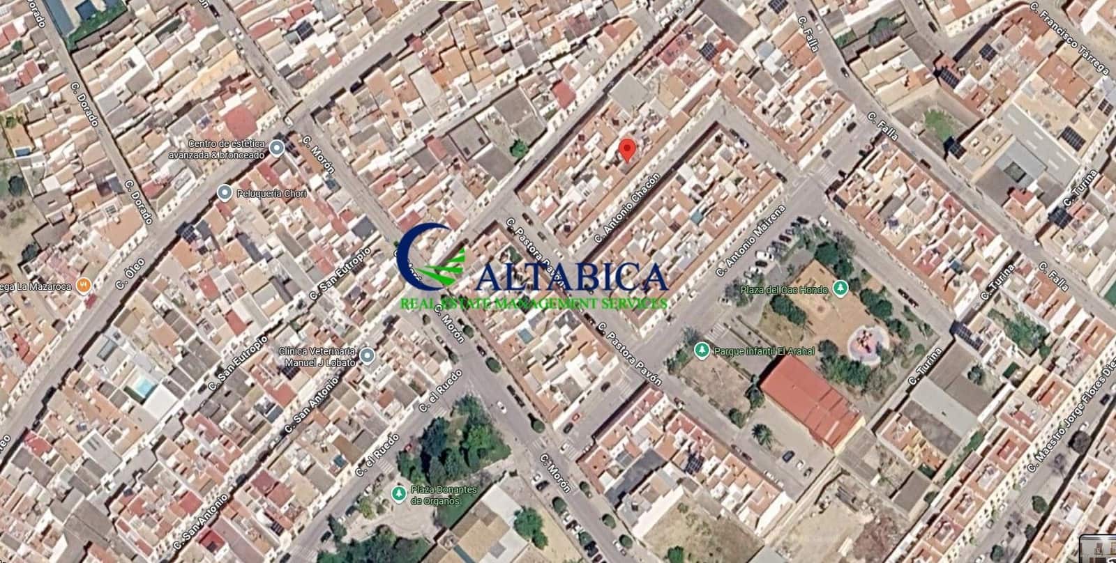Chalet de 4 habitaciones en Arahal en venta - 69.000 € (Ref: 9980702)