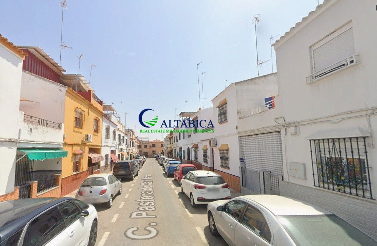 3 bedroom Villa for sale in Alcala de Guadaira - € 90,000 (Ref: 9980708)